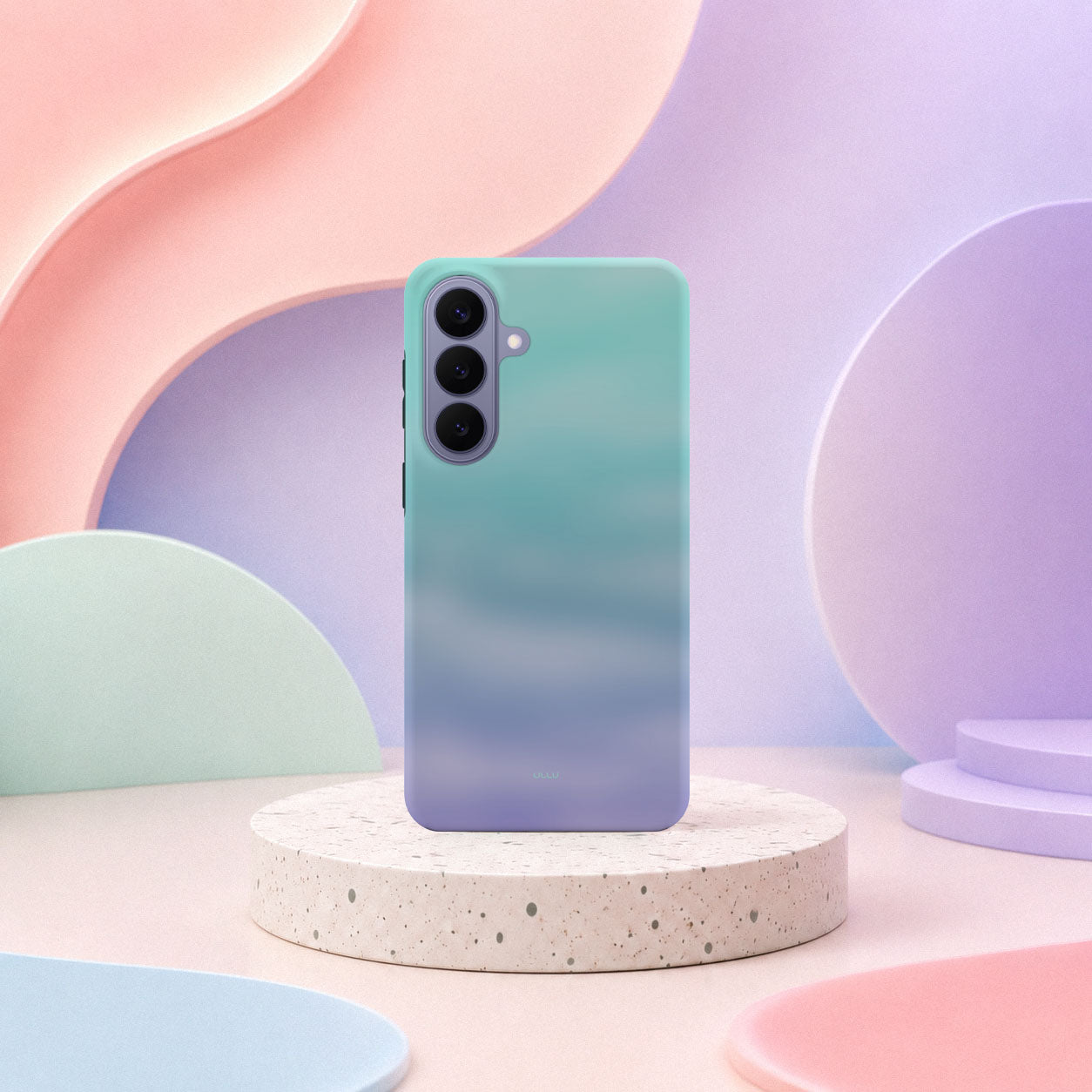 Samsung Galaxy S26 Plus-deksel Himmeldis med en myk gradient i blått, mint og lilla i lyst interiør