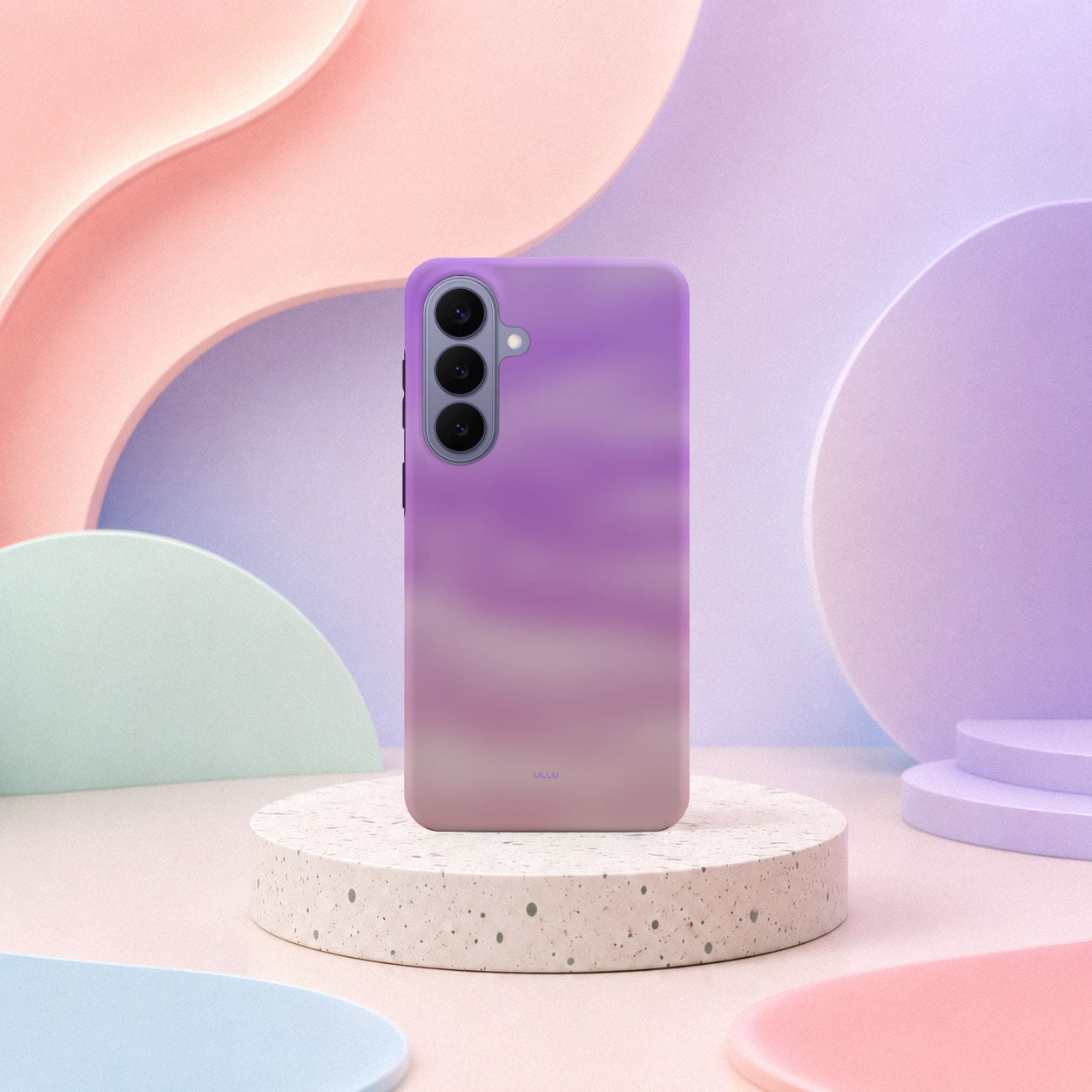 Samsung Galaxy S26 Plus-deksel Lilladis med en myk gradient i lilla og rosa toner i lyst interiør