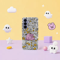 Samsung Galaxy S26 Plus-deksel Sparegris med en rosa sparegris, mynter og små tegninger på hvit bakgrunn i lyst interiør