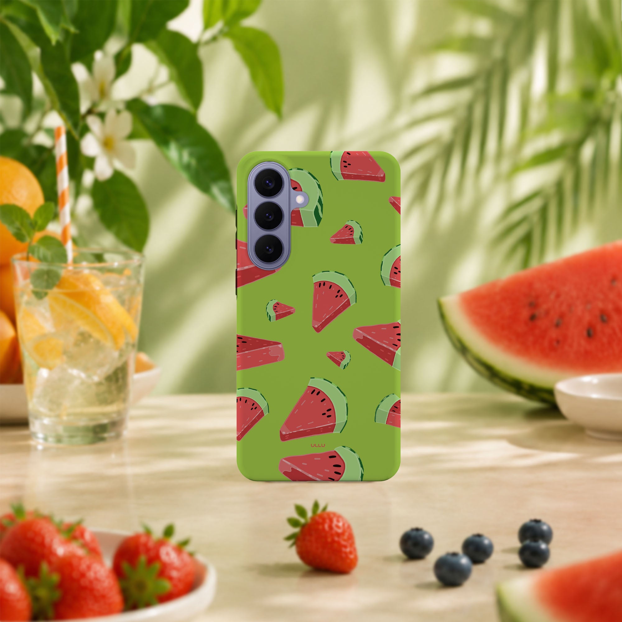 Samsung Galaxy S26 Plus-deksel Vannmelon med vannmelonskiver på klargrønn bakgrunn i lyst interiør