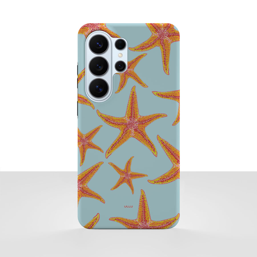 Samsung Galaxy S26 Ultra-deksel Sjøstjerner med oransje sjøstjerner på lyseblå bakgrunn, vist bakfra