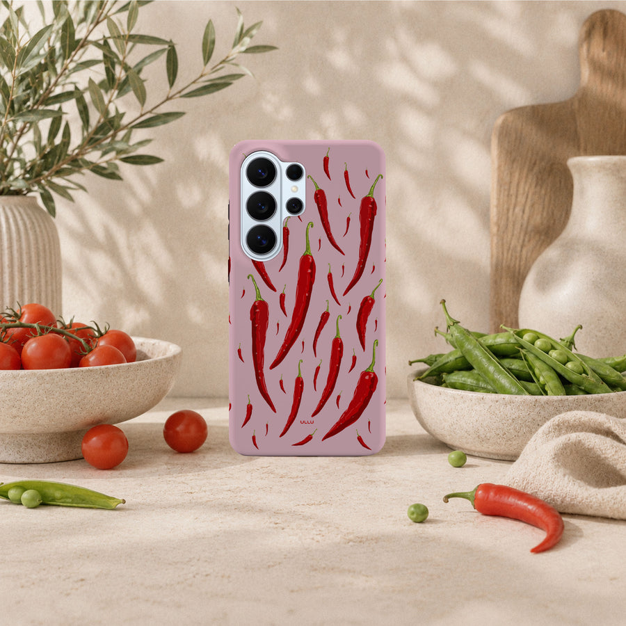 Samsung Galaxy S26 Ultra-deksel Sterk pepper med røde chilipepper på støvet rosa bakgrunn i lyst interiør