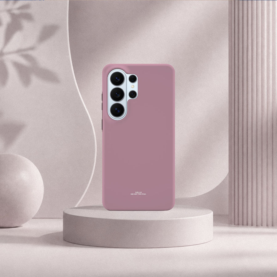 Samsung Galaxy S26 Ultra-deksel Never too PINK med en ren, dempet rosatone i lyst interiør