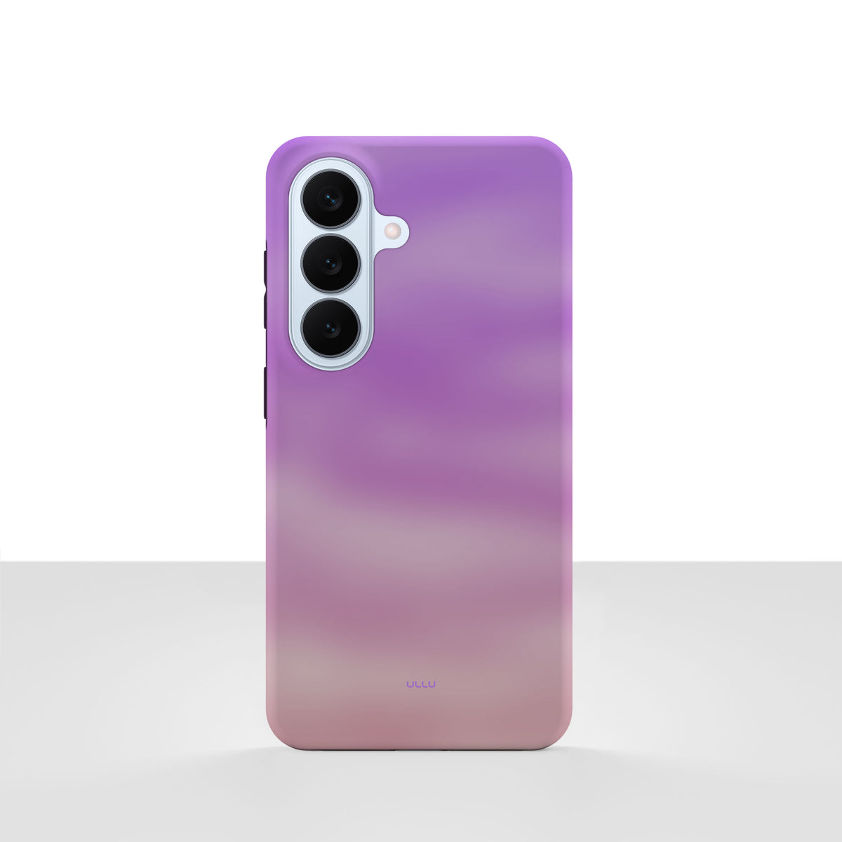 Samsung Galaxy S26 deksel Lilladis med myk lilla og rosa gradient på hvit bakgrunn.