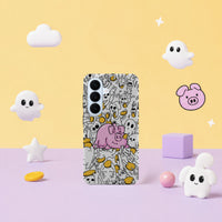 Samsung Galaxy S26-deksel Sparegris med en rosa sparegris, mynter og små tegninger på hvit bakgrunn i lyst interiør
