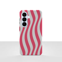 Samsung Galaxy S26 deksel Rosaflow med rosa og grå bølgemønster på hvit bakgrunn.