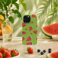 iPhone 16 Pro Max deksel Vannmelon med vannmelonskiver i tropisk sommermiljø med frukt og grønne planter