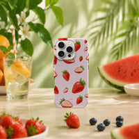 iPhone 16 Pro deksel Jordbær med røde jordbær i tropisk sommermiljø med frukt og grønne planter