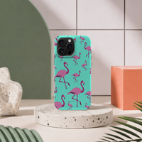 iPhone 16 Pro Max deksel Flamingos med rosa flamingoer i moderne pastellinteriør med grønn bue og terrazzo sokkel