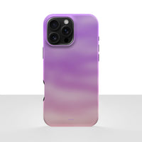 iPhone 16 Pro Max deksel Lilladis med lilla og rosa gradient på lys bakgrunn