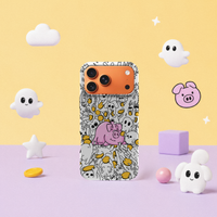 iPhone 17 Pro Max deksel Sparegris i leken pastellscene med rosa gris, små spøkelser og gule mynter