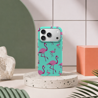 iPhone 17 Pro deksel Flamingos med rosa flamingoer i moderne pastellinteriør med grønn bue og terrazzo sokkel
